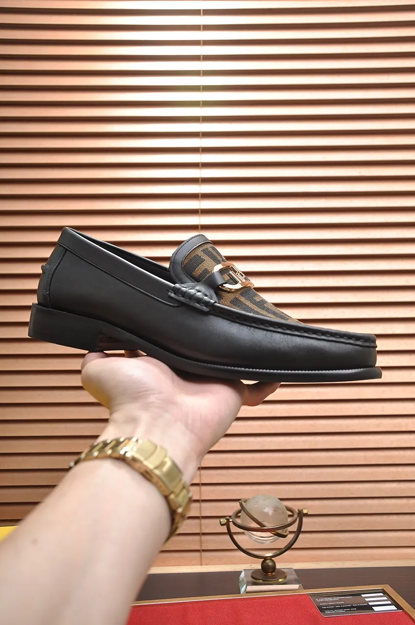 Men's shoes💰560💶[FENDI] The latest high-end men's shoes in Hong Kong! Original quality. The upper is made of imported cowhide material and cowhide lining! Super comfortable on the foot, original wear-resistant outsole, luxurious, fashionable, casual and versatile! Size: 38-45 (45 customized)